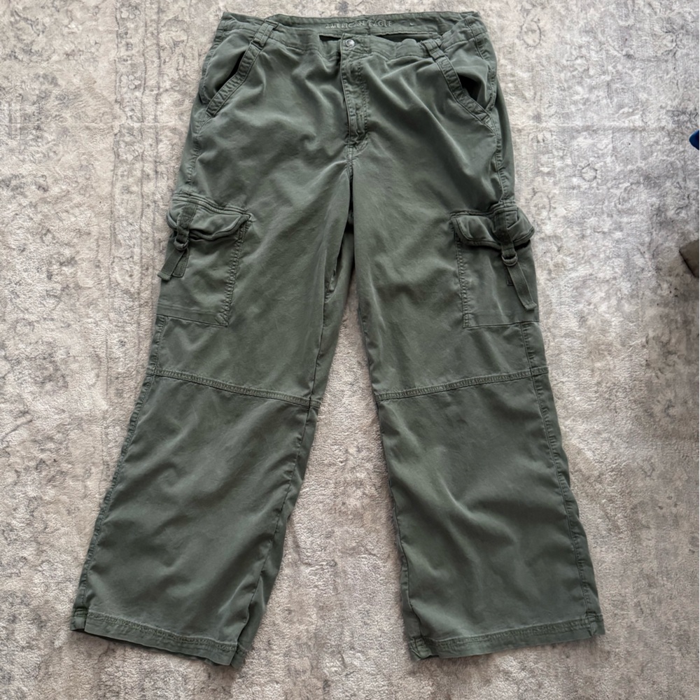 American Eagle Outfitters Green Cargo Pants